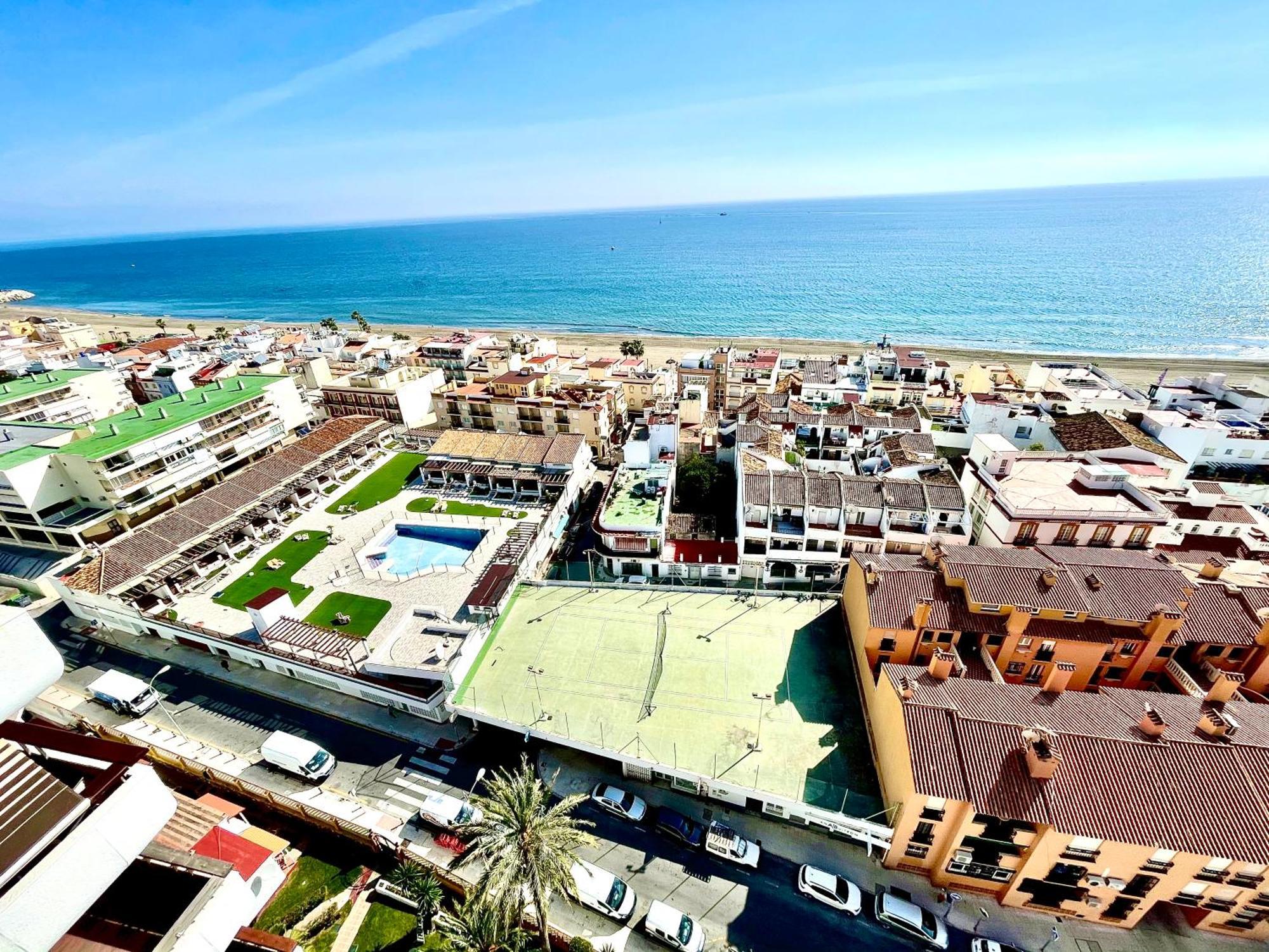 Gorgeous Apartment At The Sea In La Carihuela! Торремолінос Екстер'єр фото